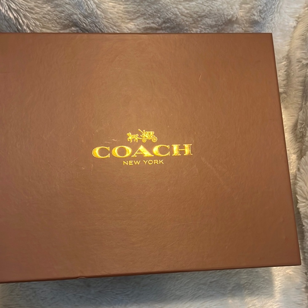 Size 8 Coach Ray outline SIG/SPRT NAP